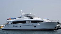 HATTERAS 105 Motor Yacht 2011