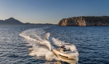 
										INVICTUS 280 Gt 2023 full									