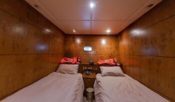 
										CUSTOM Wood Boat 2006 full									