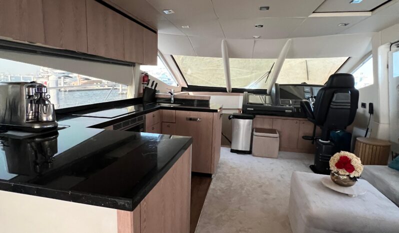 
								SUNSEEKER Manhattan 64 2015 full									