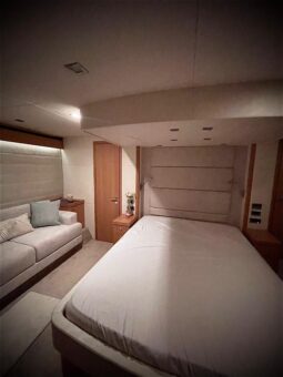 SUNSEEKER Manhattan 64 2015