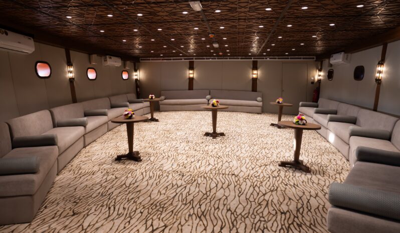 
								Dhow Cruise Traditional Wooden Dhow 1981 full									