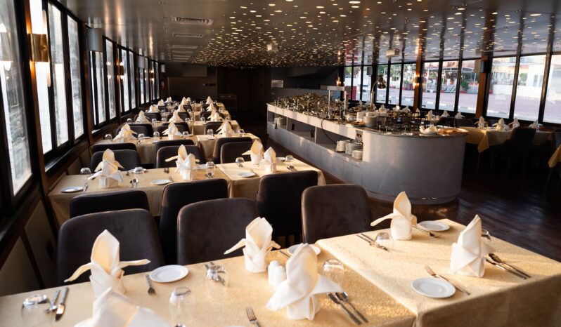 
								Dhow Cruise Traditional Wooden Dhow 1981 full									